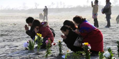 Japón recuerda a víctimas del tsunami