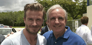David Beckham recorre estadios de fútbol en Miami