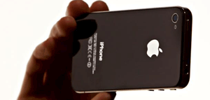 Muere mujer por alegadamente electrocutarse con un iPhone 5