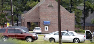 Policía mata a hombre que mantenía rehenes en banco de Luisiana