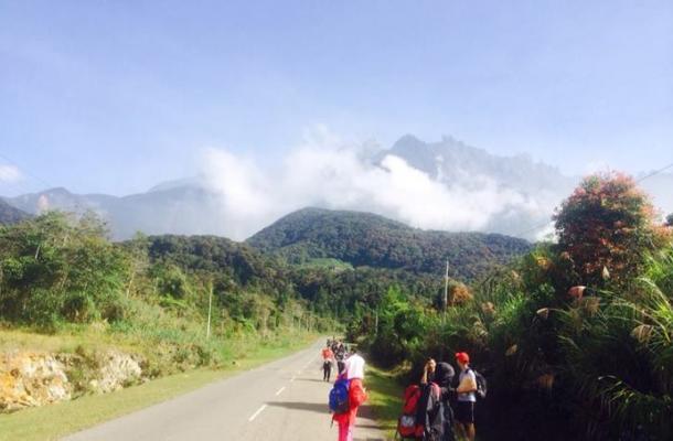 Sismo sacude la isla de Borneo y deja al menos a 137 alpinistas atrapados