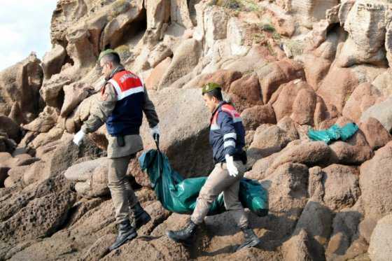 Al menos 37 migrantes se ahogaron en naufragio frente a las costas de Turquía