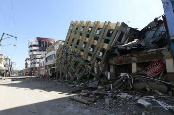 Más de medio millar de muertos por terremoto en Ecuador, donde no para de temblar