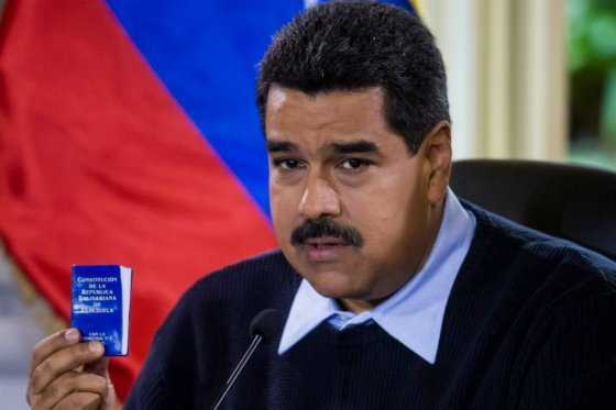 Maduro restringe por decreto que el Parlamento remueva a sus ministros