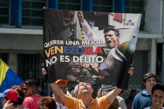 Leopoldo López dijo a Zapatero que el gobierno en Venezuela debe cambiar