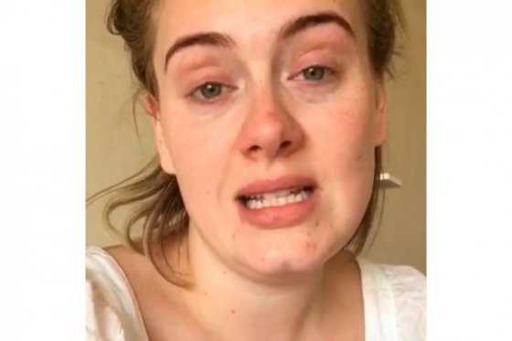 Adele se disculpa con sus fans por «haberlos decepcionado»