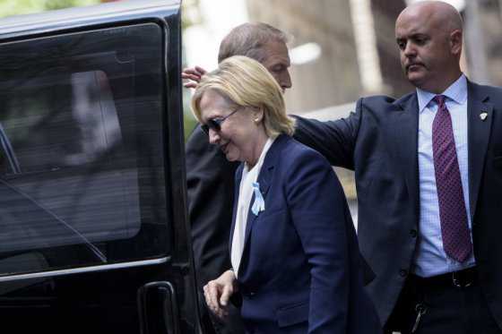 Por malestar, Hillary Clinton abandona ceremonia de conmemoración del 11-S