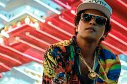 Nueva canción de Bruno Mars, «24K Magic», es una invitación a la fiesta