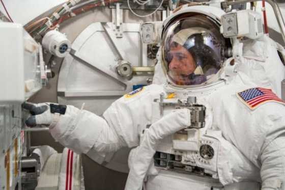 El astronauta estadounidense que votó desde el espacio