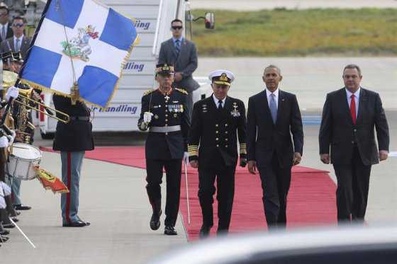 Obama llegó a Atenas en primera etapa de su última gira internacional