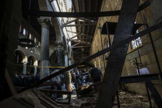 Al menos 25 muertos en atentado en una iglesia en El Cairo
