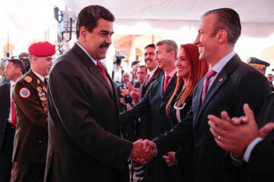 Maduro se “blinda” y nombra nuevo vicepresidente, su relevo en caso de ser revocado
