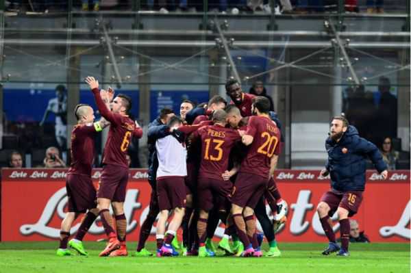 La Roma vence al Inter y aguanta el pulso a la Juventus