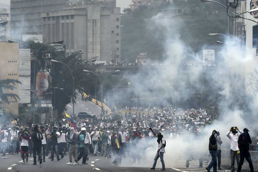 Hombre murió baleado durante manifestación en barriada de Caracas