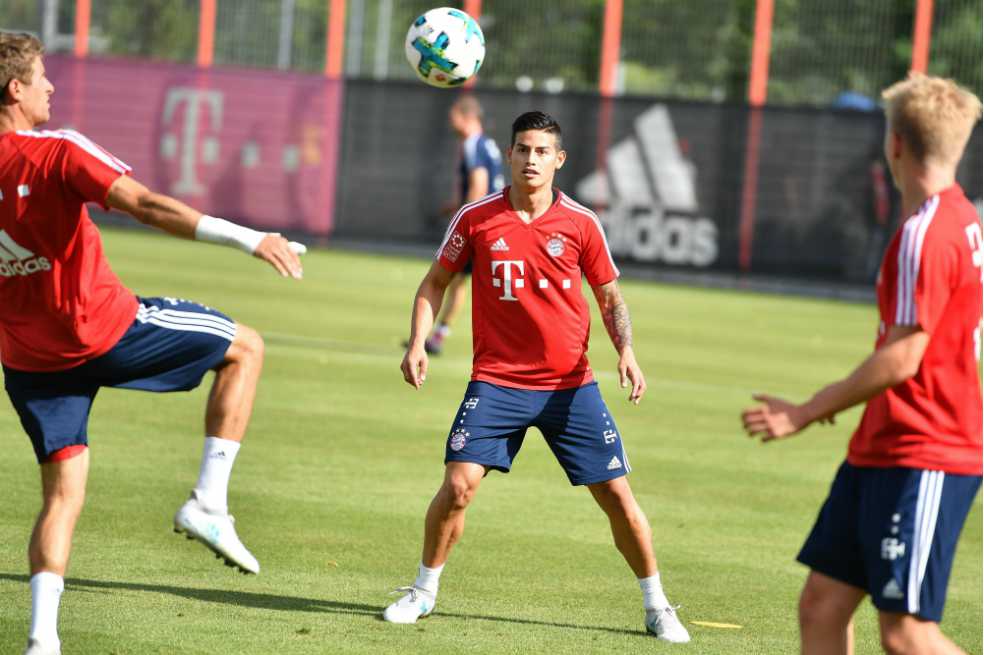 James realizó su primer entrenamiento con el Bayern Múnich