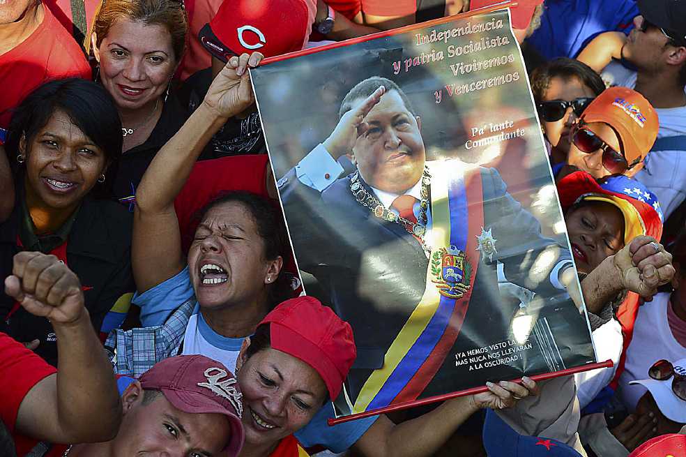 Chavistas marchan a sede del Parlamento de Venezuela en apoyo a Constituyente