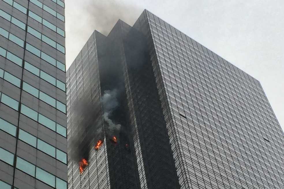 Bomberos controlan incendio en Torre Trump