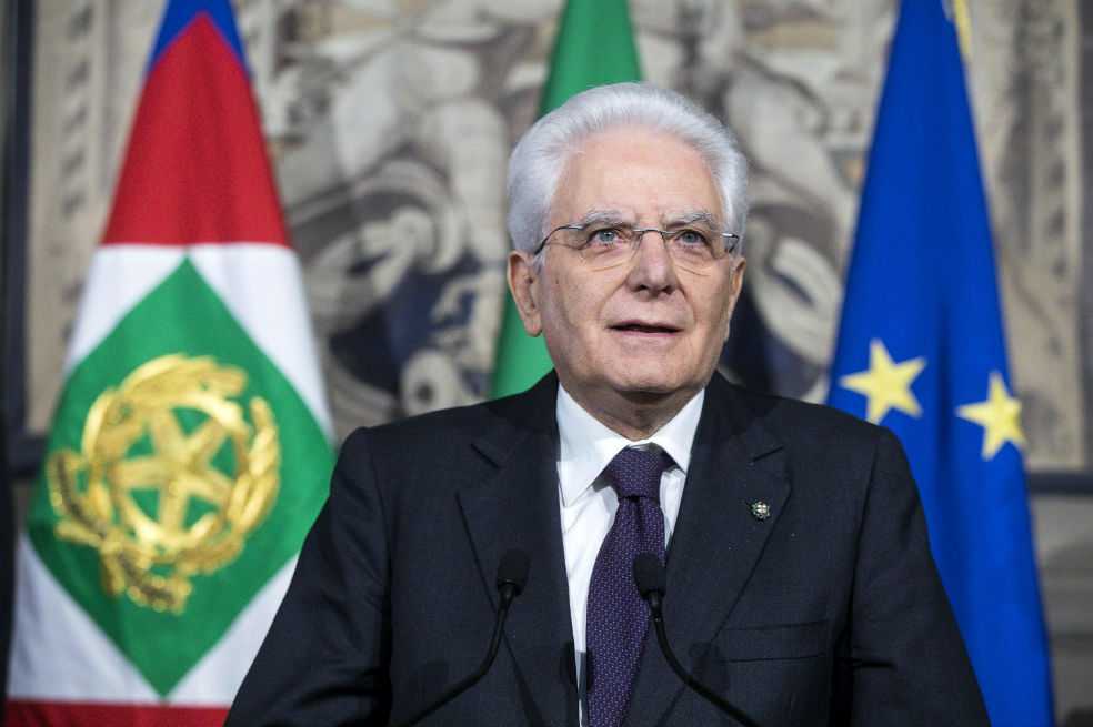 Presidente italiano propone gobierno «neutro» hasta diciembre para salir de bloqueo político