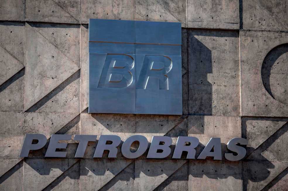 Renuncia presidente de Petrobras en Brasil tras presión por huelga de camioneros