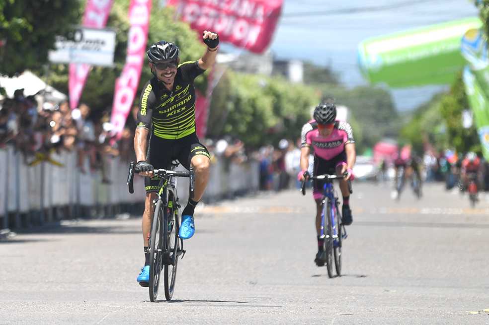 José Serpa ganó la etapa número 11 de la Vuelta a Colombia