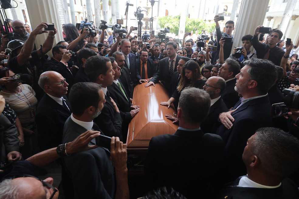 El Parlamento venezolano rindió homenaje al concejal Fernando Albán