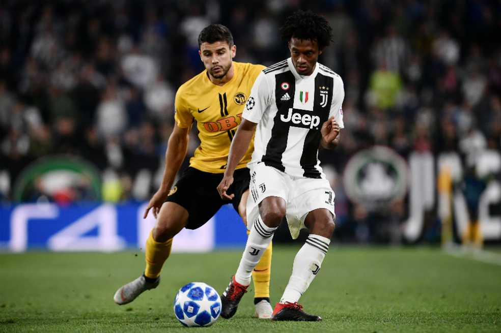 Con Cuadrado de titular, Juventus ganó 3-0 en la Liga de Campeones
