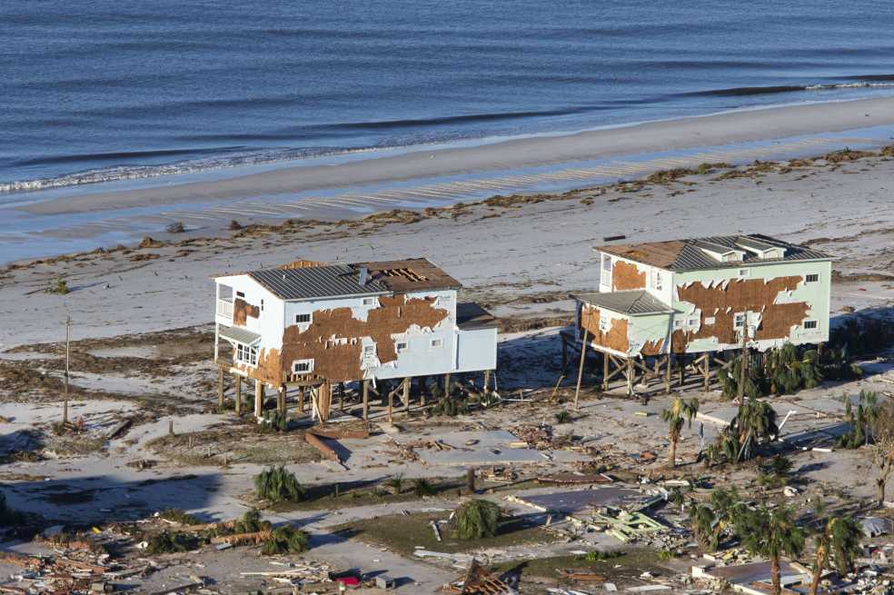 Trump irá a Florida y Georgia tras paso de ciclón Michael, que ya deja 13 muertos