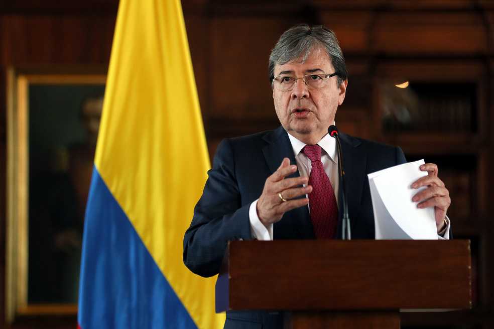 Colombia tendrá más embajadores de carrera diplomática: Cancillería