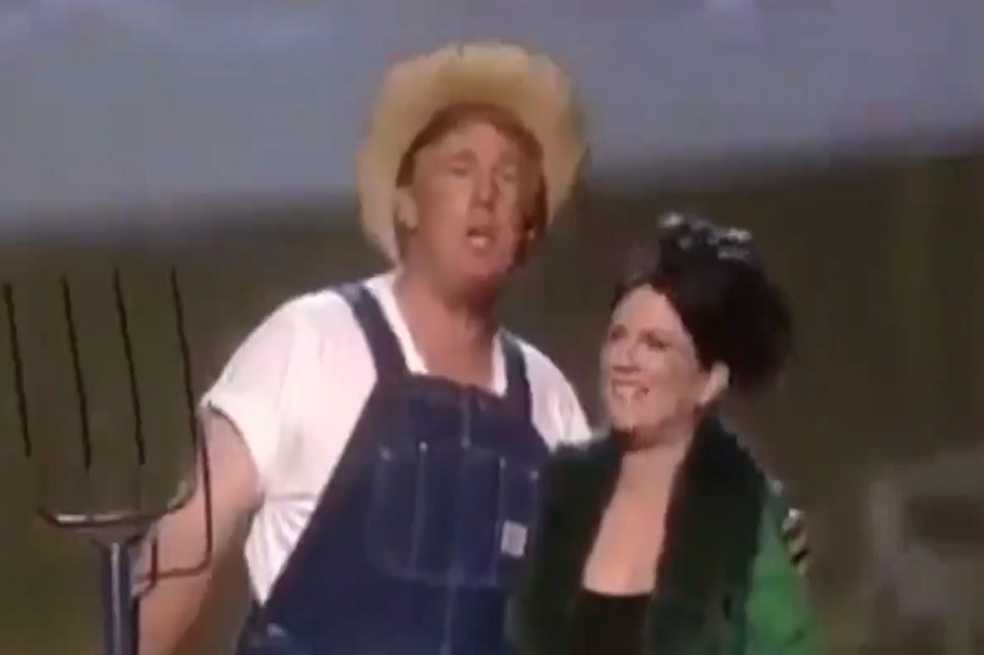 Trump comparte un video disfrazado de granjero para anunciar ley agrícola