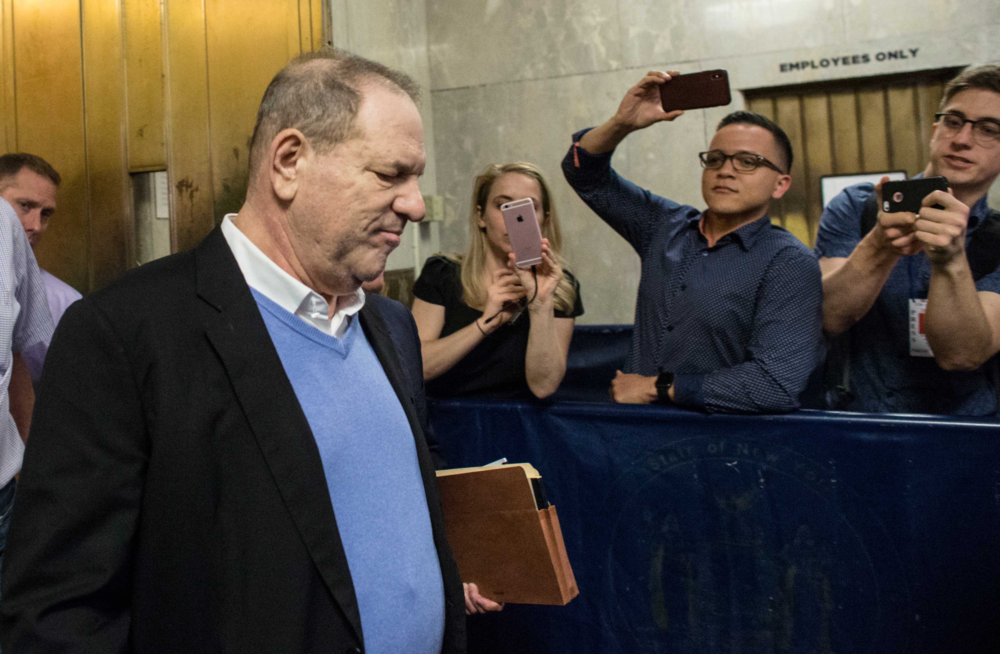 Harvey Weinstein debe esperar que juez le permita cambiar su equipo legal