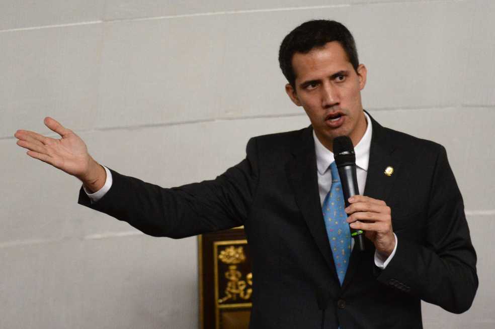 Envían a prisión a agentes venezolanos implicados en la detención de Juan Guaidó