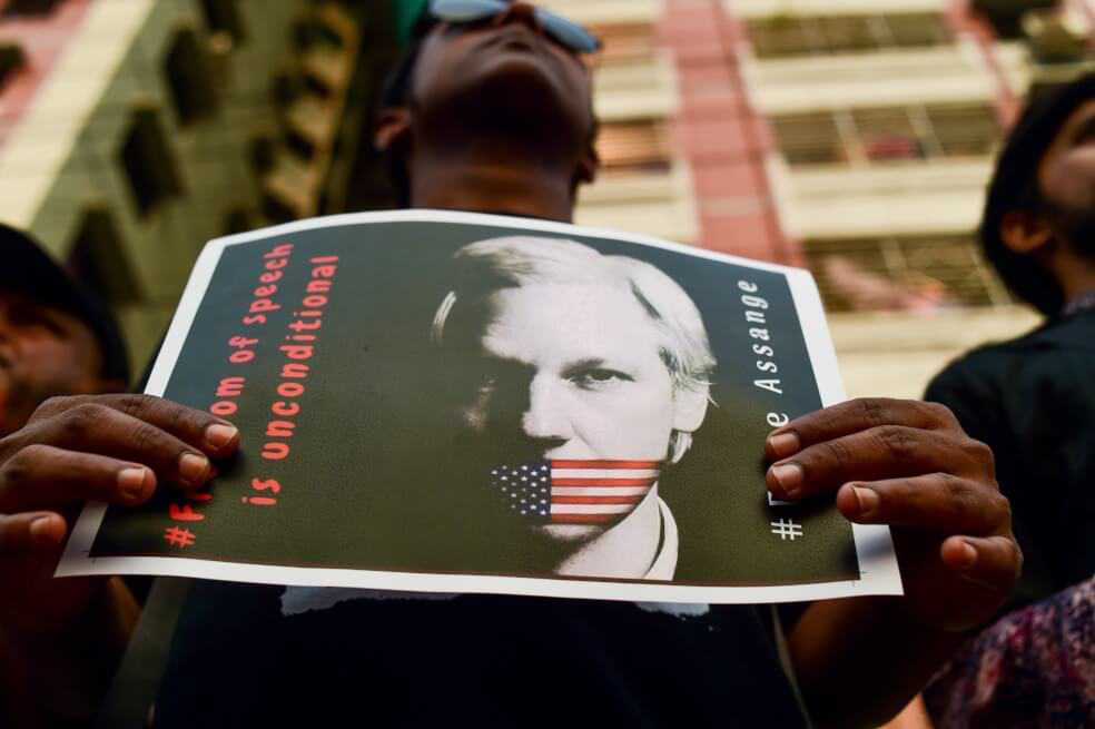 EE.UU. anuncia 17 nuevos cargos contra Julian Assange