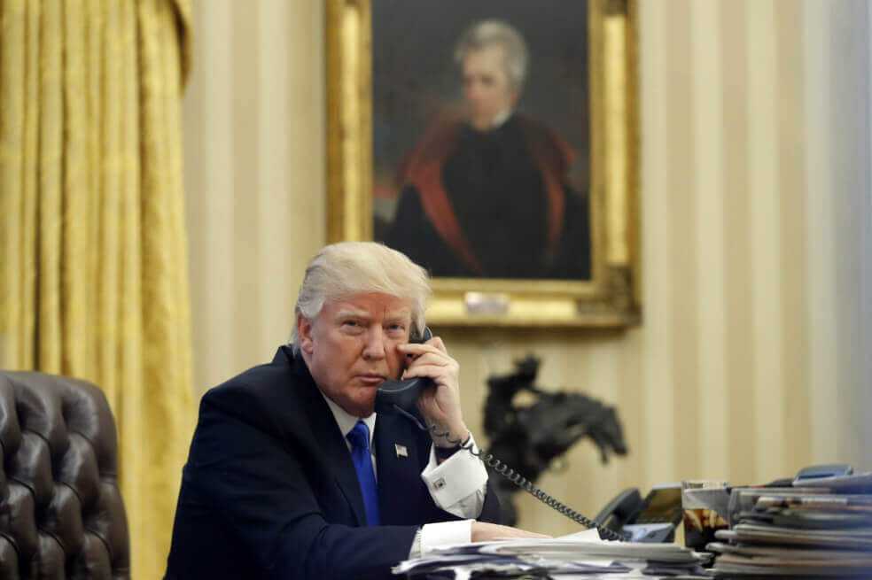 ¿Quién escucha las llamadas telefónicas de los presidentes?