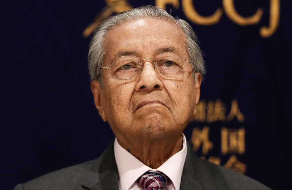 Dimite el primer ministro de Malasia tras tensiones en coalición gobernante