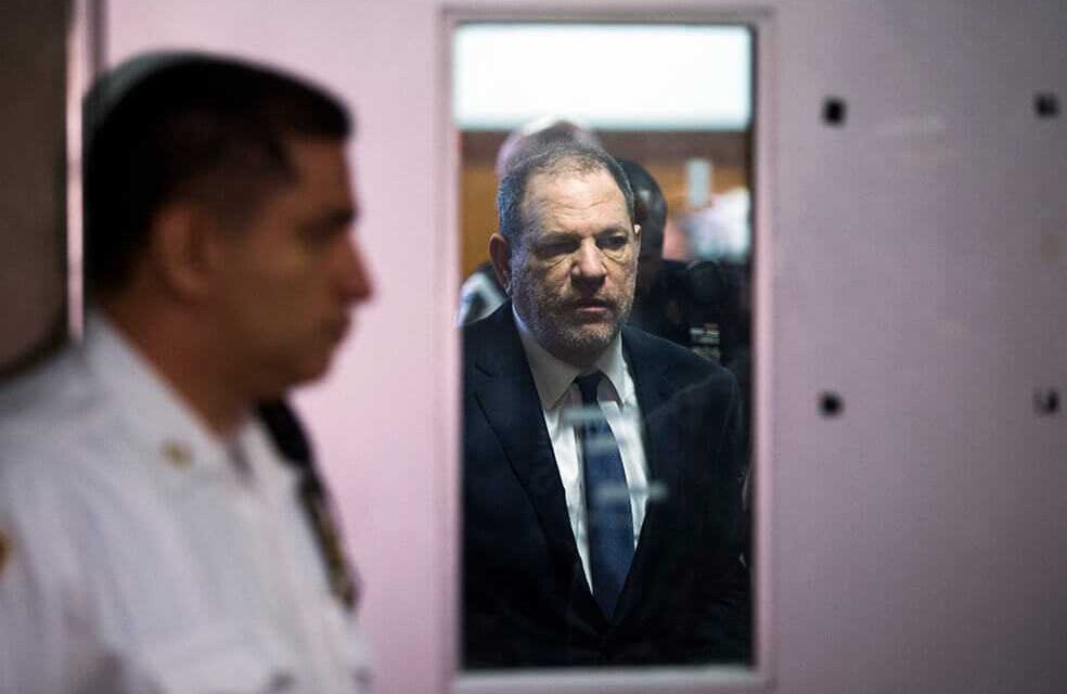 Harvey Weinstein, hospitalizado tras ser condenado a 23 años de prisión