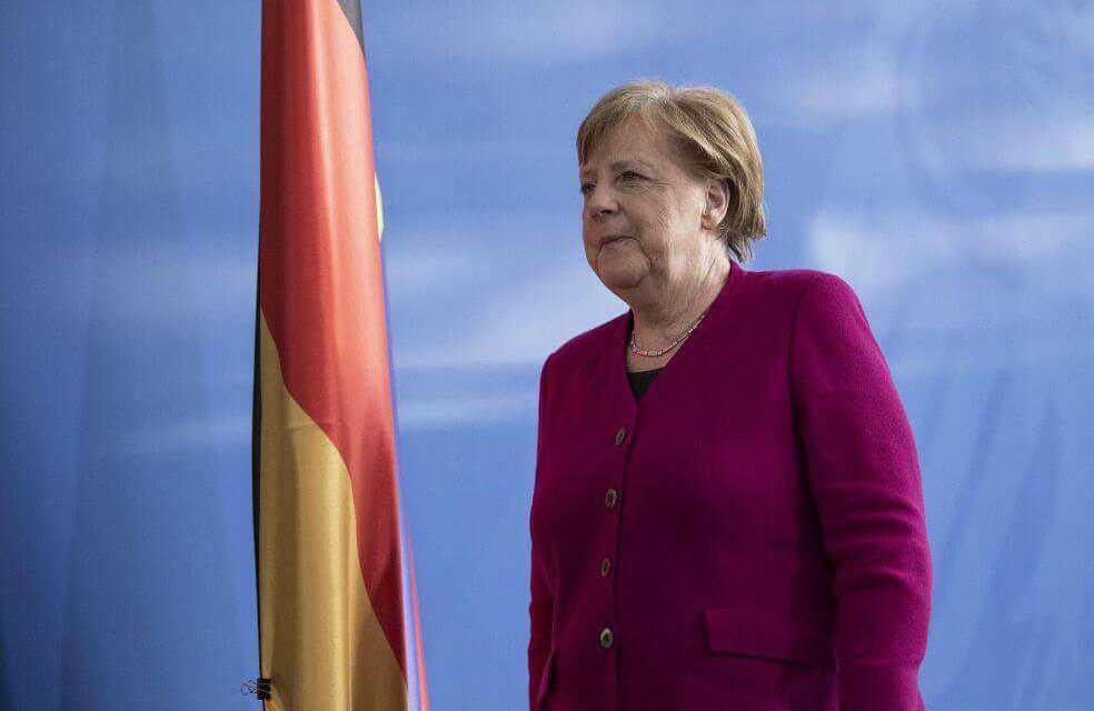 La estrategia de Merkel ante el coronavirus empieza a ser criticada
