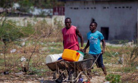 Lavarse las manos puede parecer una tarea fácil, pero no lo es para los haitianos