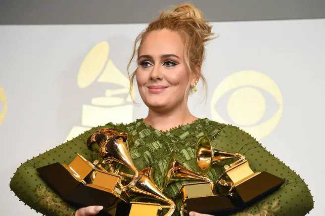 Adele reaparecerá en los medios como presentadora de “Saturday Night Live”
