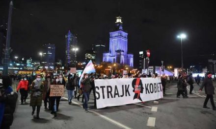 Masivas manifestaciones en Polonia por prohibición casi total del aborto