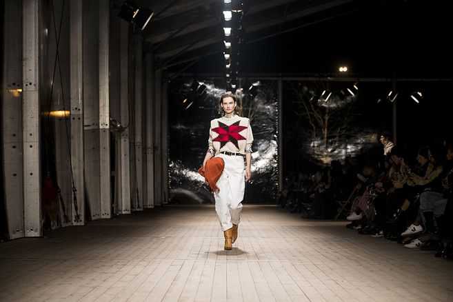 La moda virtual es “un paréntesis”, según responsable de la Semana de la Moda de París