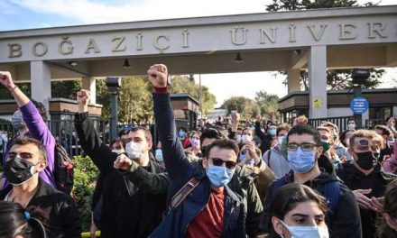 El fantasma de la revuelta estudiantil reaparece y preocupa al gobierno de Turquía