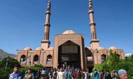 Explosión en una mezquita deja 12 muertos y rompe la tregua en Afganistán