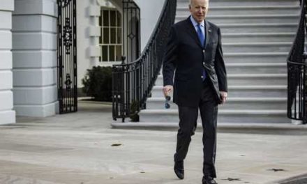 Biden llegó a Europa, ad-portas de cumplirse un mes de la invasión rusa a Ucrania