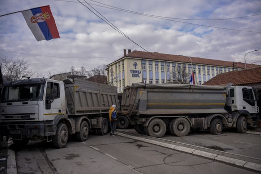 Tensión Serbia-Kosovo: Occidente pide desescalada; Moscú expresa apoyo a Belgrado