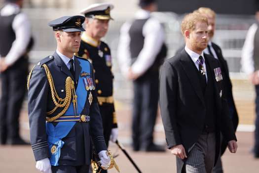 Príncipe Harry acusa a William de agresión física en 2019, según The Guardian