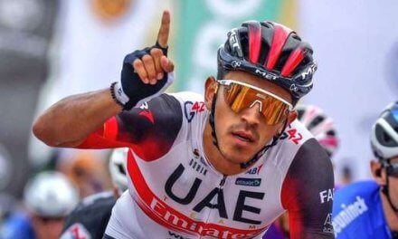 Sebastián Molano ganó al embalaje la cuarta etapa del UAE Tour