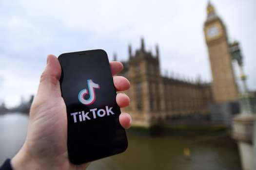Gobierno británico prohibirá TikTok en los teléfonos móviles de sus funcionarios