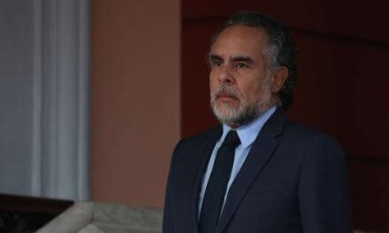 Armando Benedetti: “No conservo el cargo por el fuero, ni por el sueldo”
