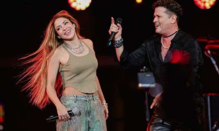 Shakira sorprendió a Carlos Vives en pleno concierto: así fue el emotivo momento