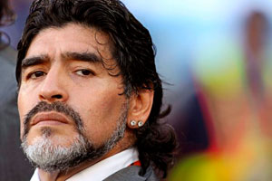 Maradona presenta denuncia penal contra Grondona y exdirectivos del River